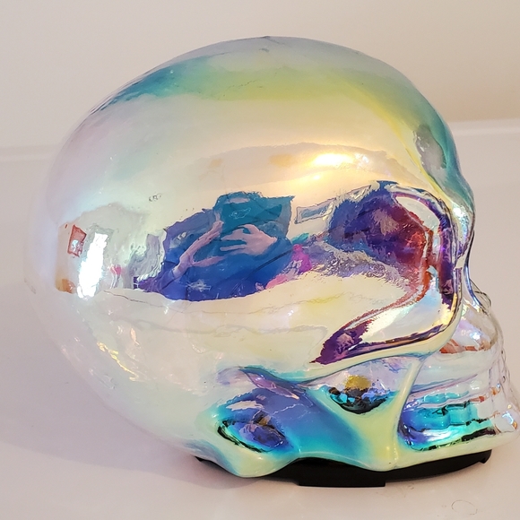 Iridescent Glass Light Up Skull - Picture 5 of 7